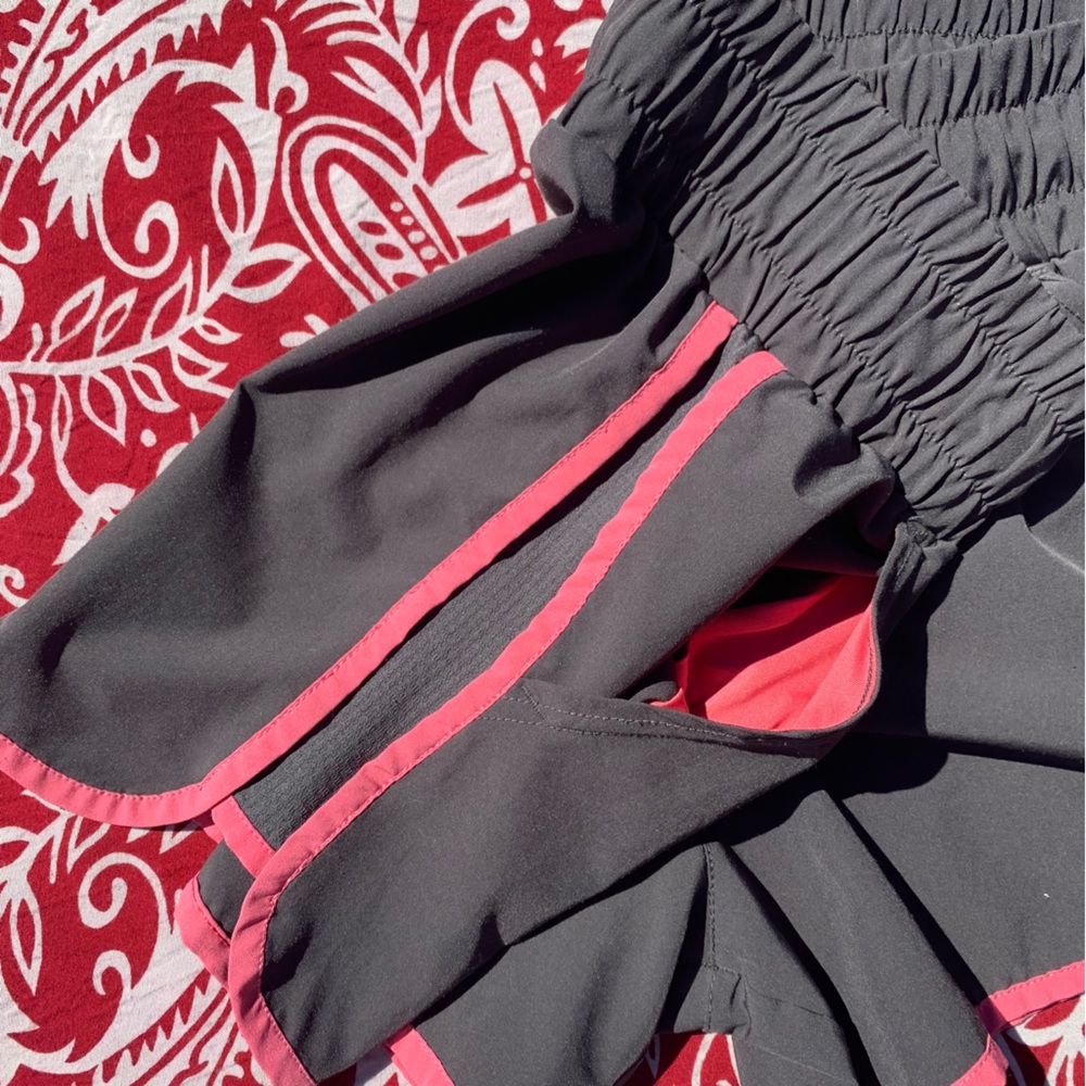 Reebok Women’s Gray & Pink Athletic Shorts w/ Drawstring Elastic Waist + Pockets - Picture 7 of 14